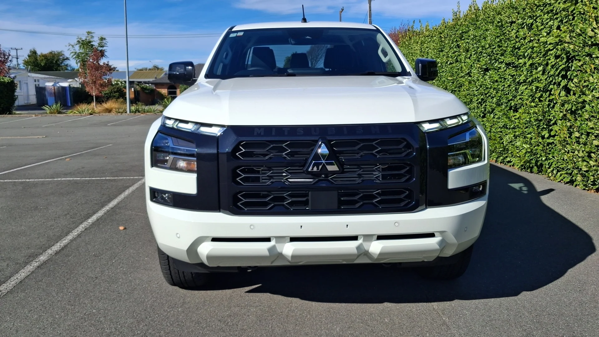 2026 Mitsubishi Triton DC WS 2.4D GLXR 4WD 6AT - Thumbnail 2