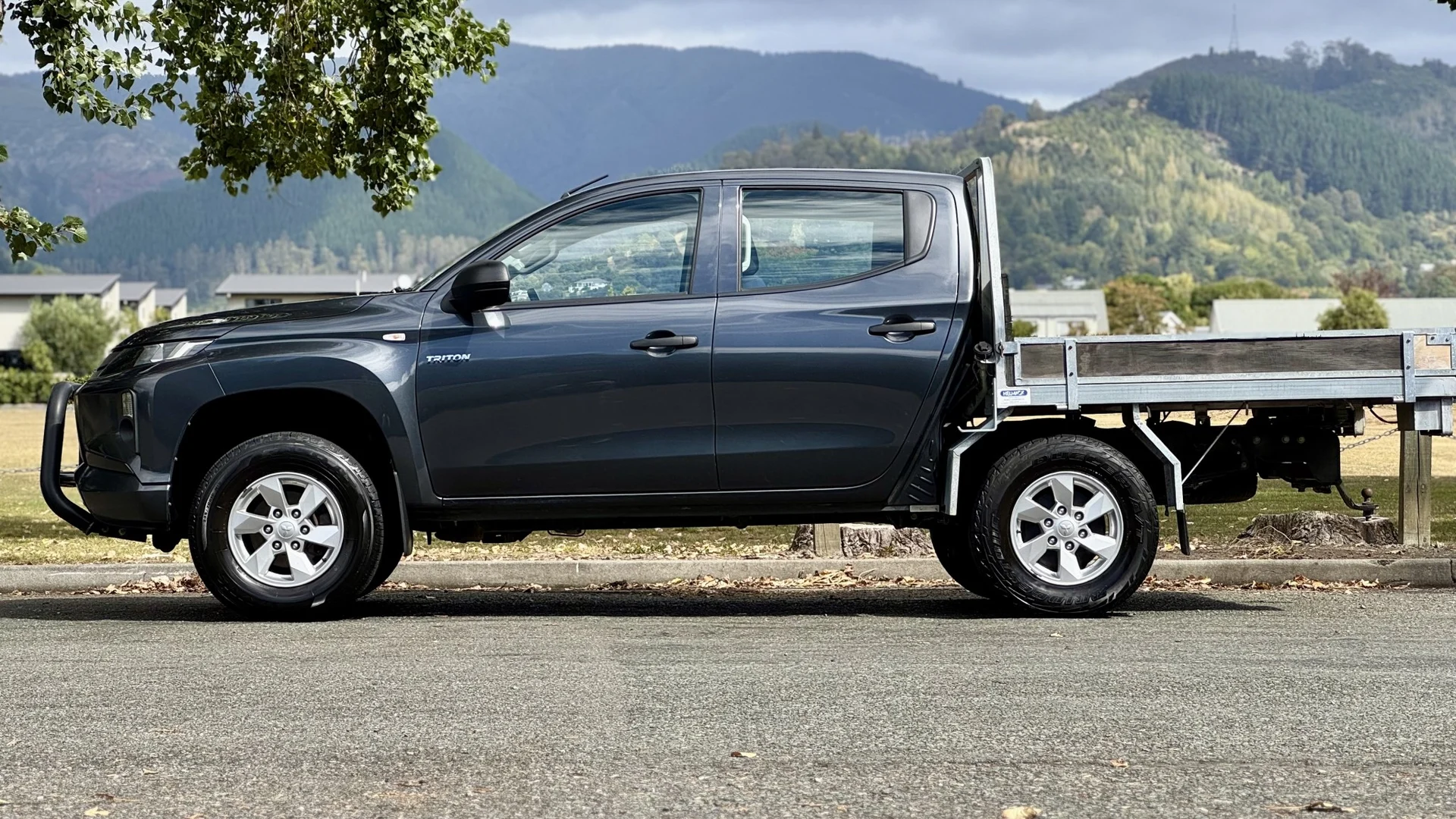 2020 Mitsubishi Triton - Thumbnail 3