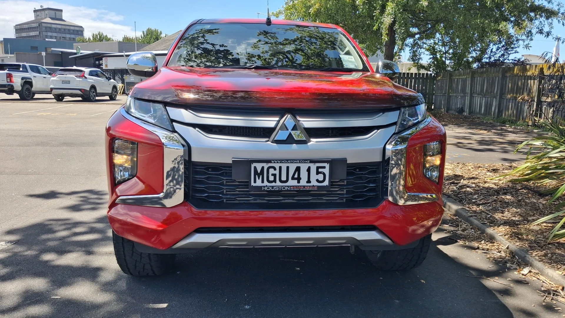 2019 Mitsubishi Triton - Thumbnail 2