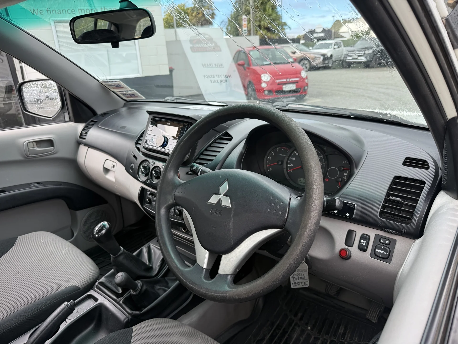 2011 Mitsubishi Triton - Thumbnail 2