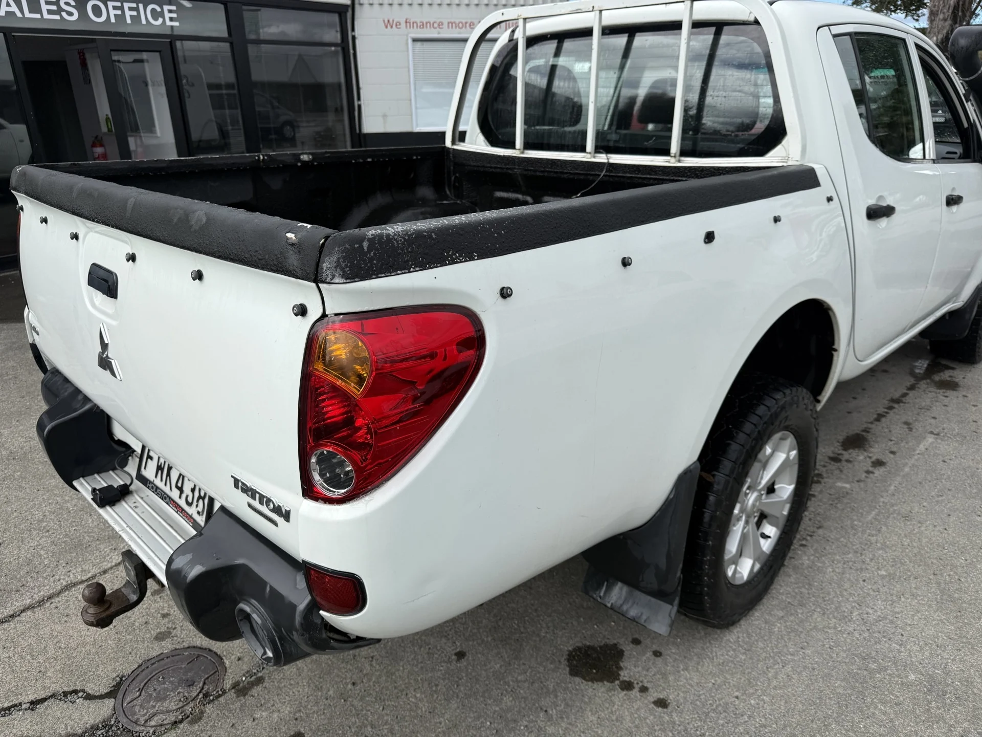 2011 Mitsubishi Triton - Thumbnail 3