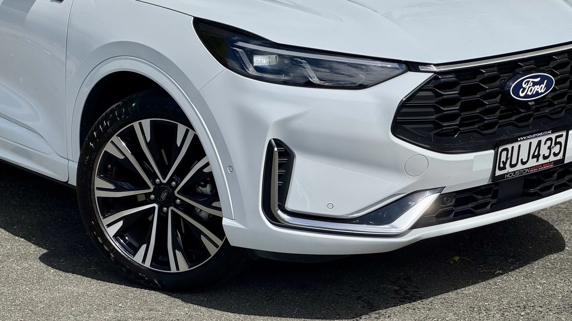 2024 Ford Escape - Thumbnail 2