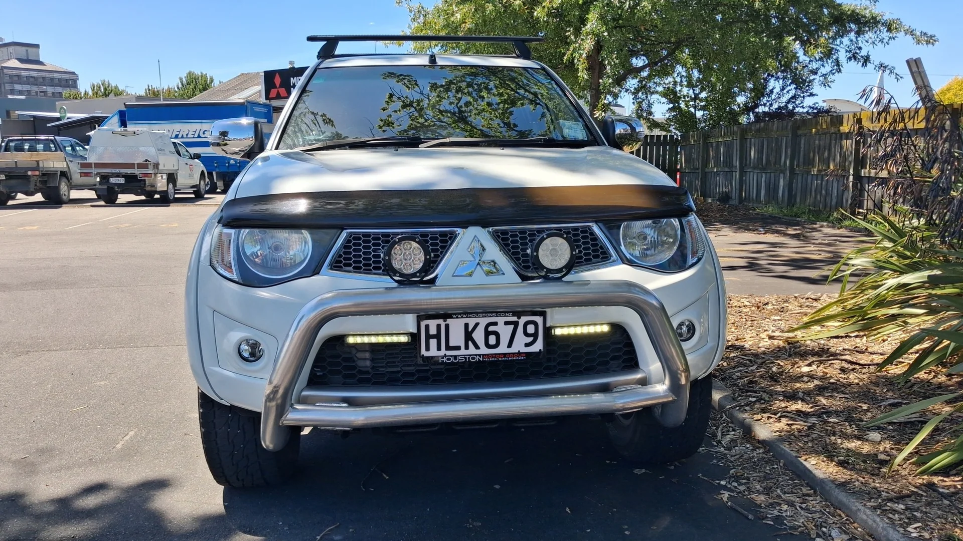 2014 Mitsubishi Triton - Thumbnail 3