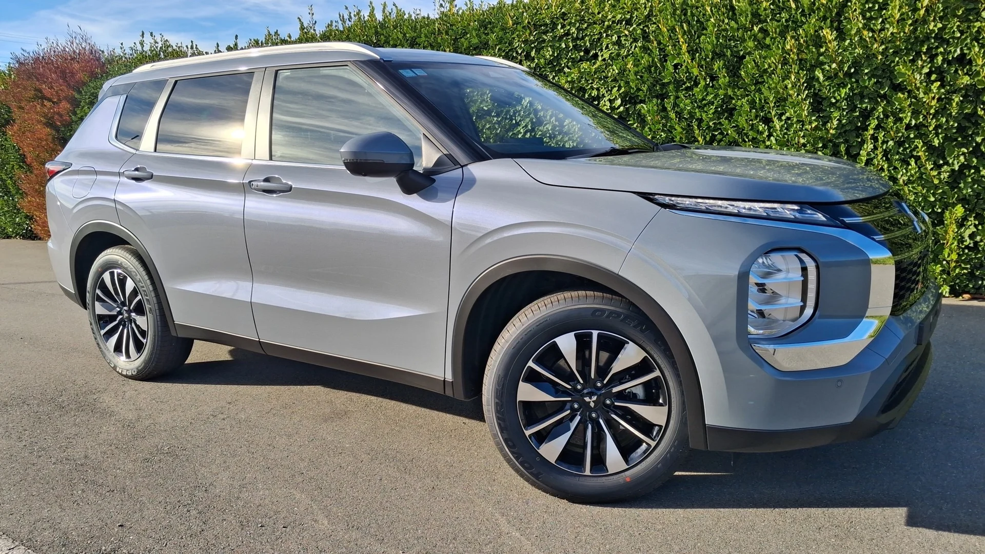 2026 Mitsubishi Outlander 2.5P LS 2WD CVT - Thumbnail 2