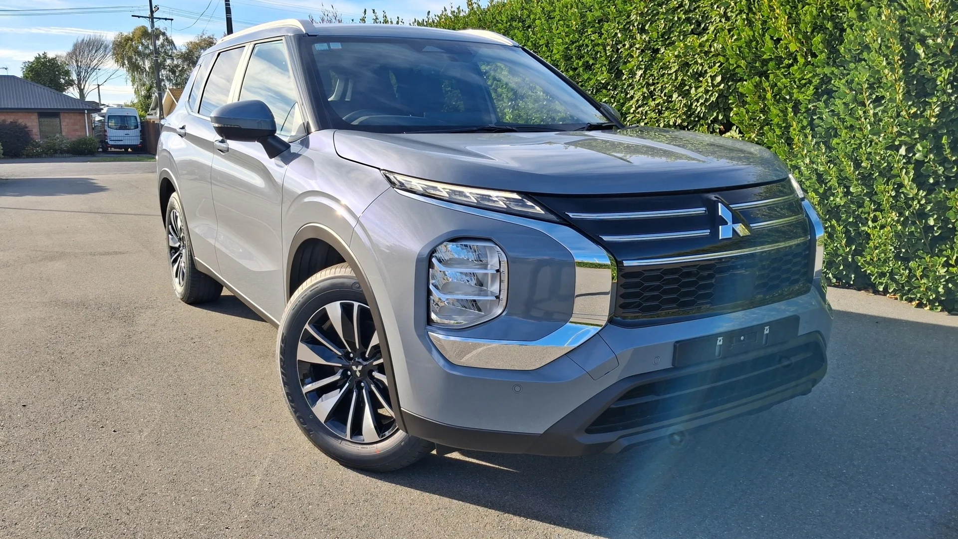 2026 Mitsubishi Outlander 2.5P LS 2WD CVT - Thumbnail 3