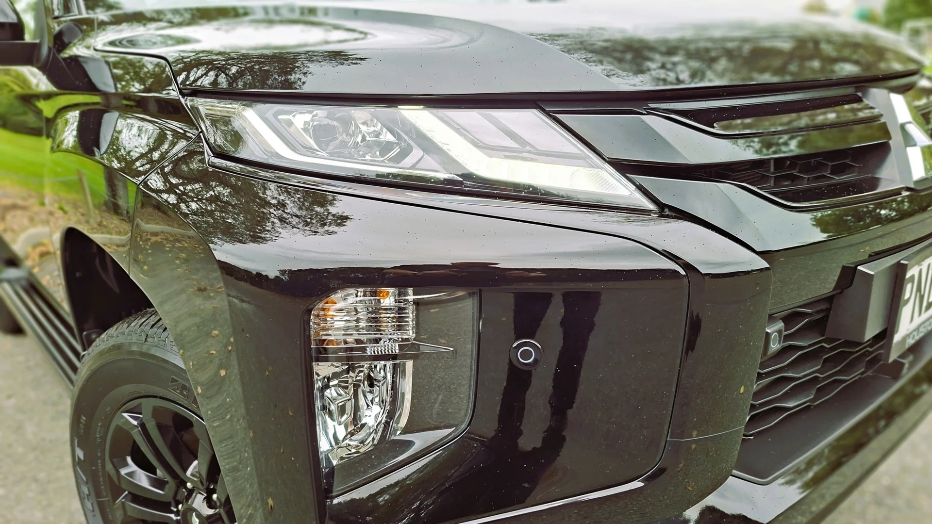 2023 Mitsubishi Triton - Thumbnail 2