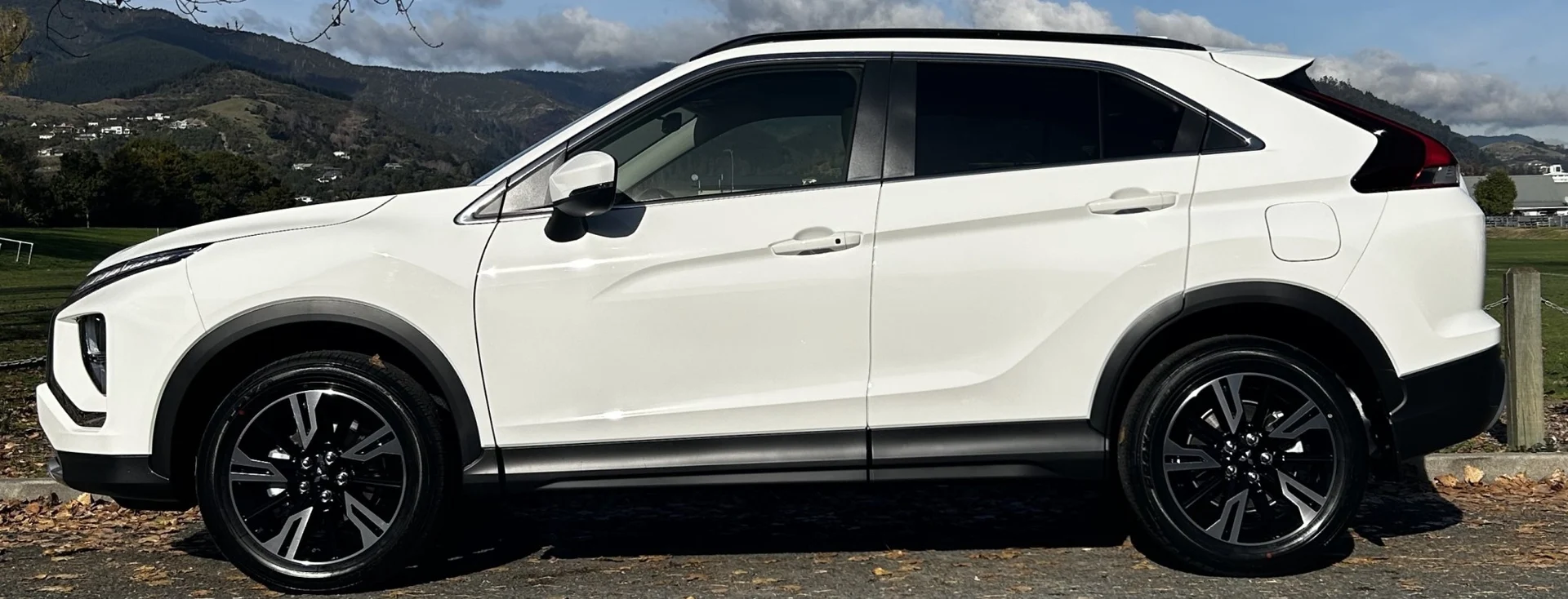 2026 Mitsubishi Eclipse Cross - Thumbnail 3