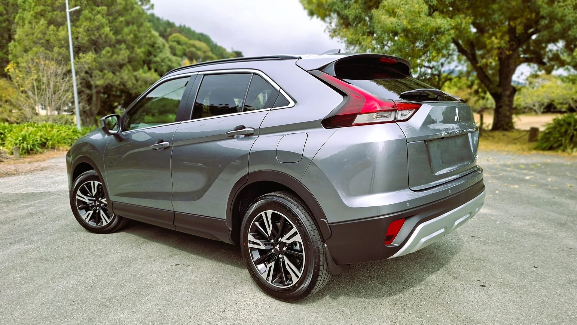 2026 Mitsubishi Eclipse Cross - Thumbnail 3