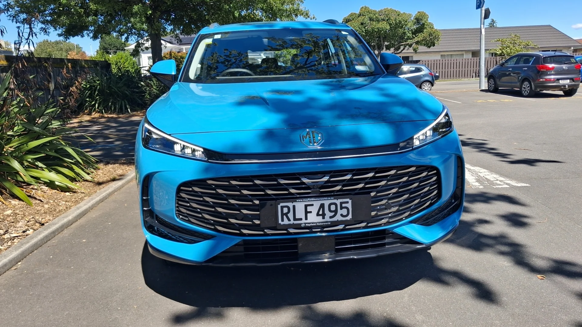 2024 MG HS - Thumbnail 2