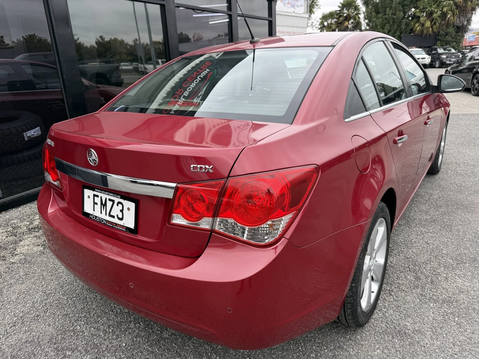 2010 Holden Cruze - Thumbnail 2