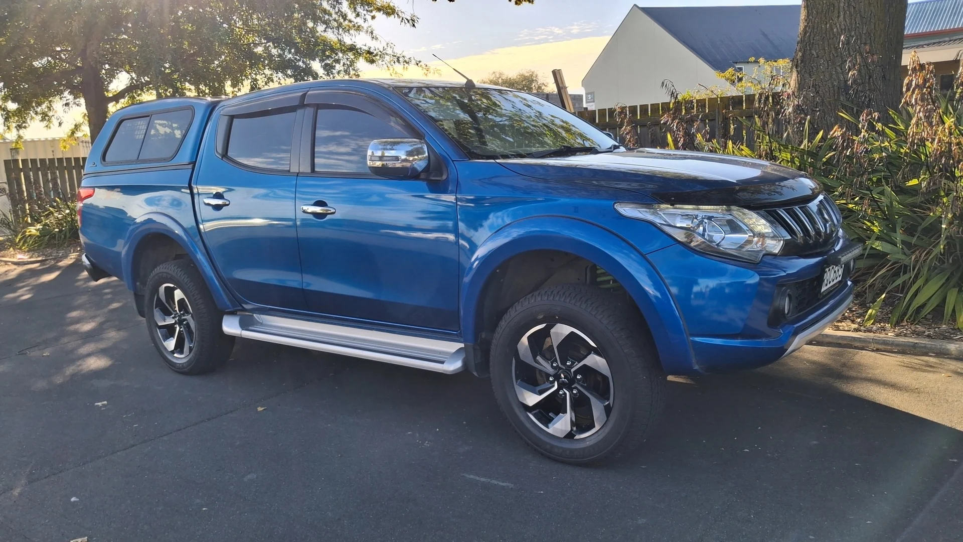 2018 Mitsubishi Triton - Thumbnail 2