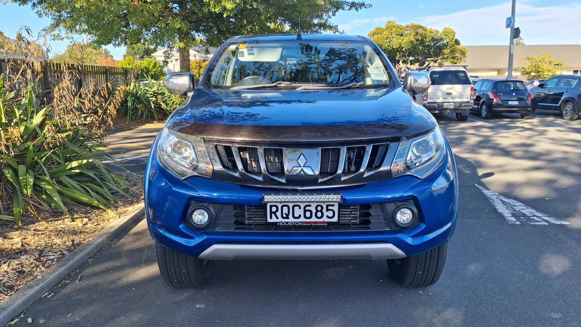 2018 Mitsubishi Triton - Thumbnail 3