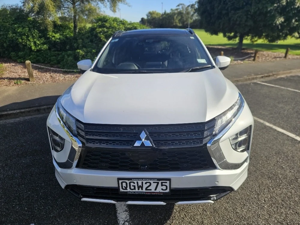 2024 Mitsubishi Eclipse Cross - Thumbnail 3