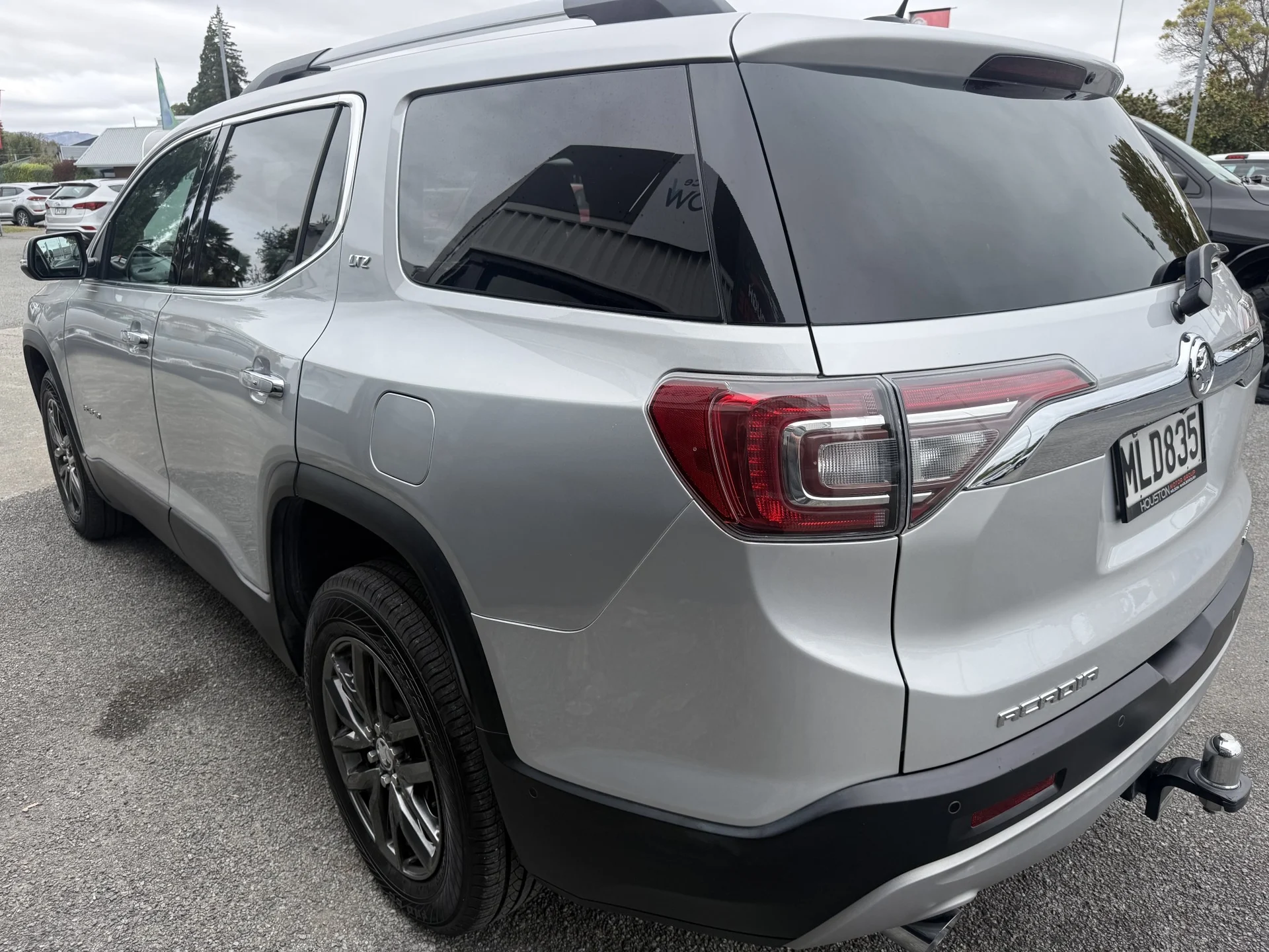 2019 Holden Acadia - Thumbnail 3