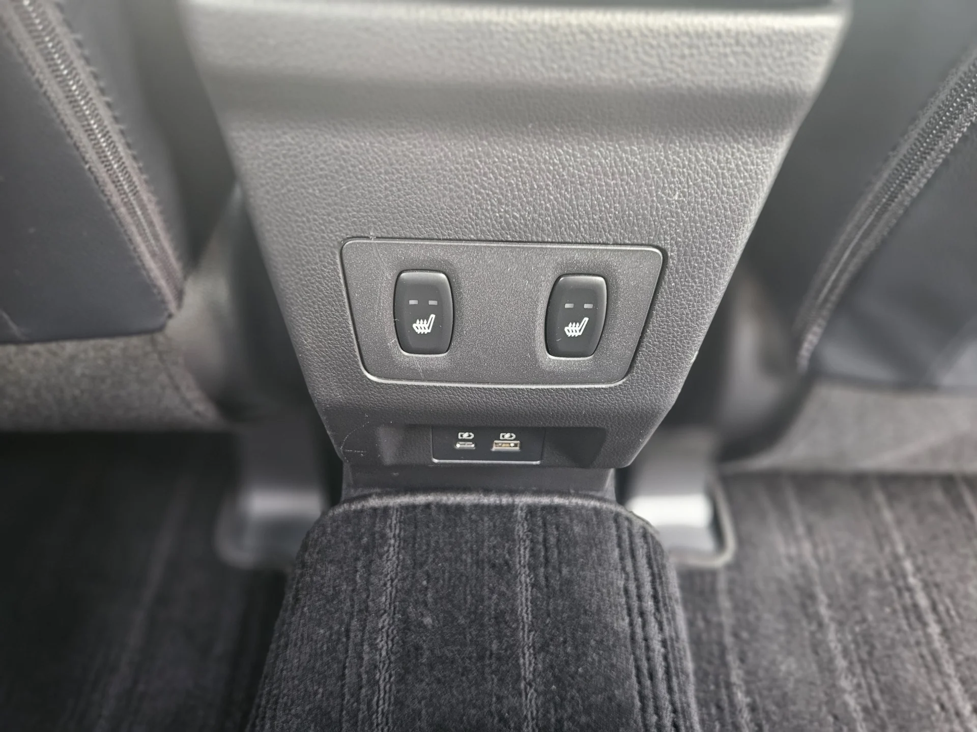 2023 Mitsubishi Eclipse Cross - Thumbnail 2