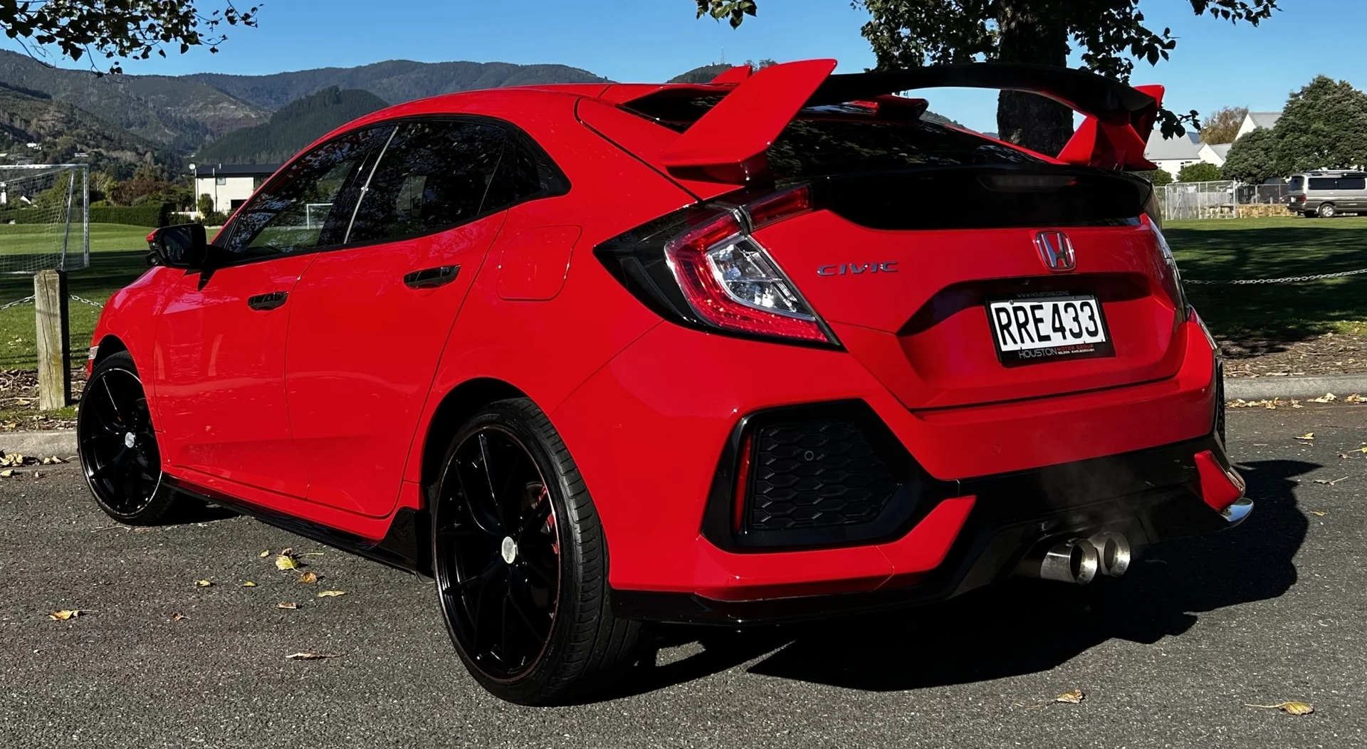 2018 Honda Civic - Thumbnail 2