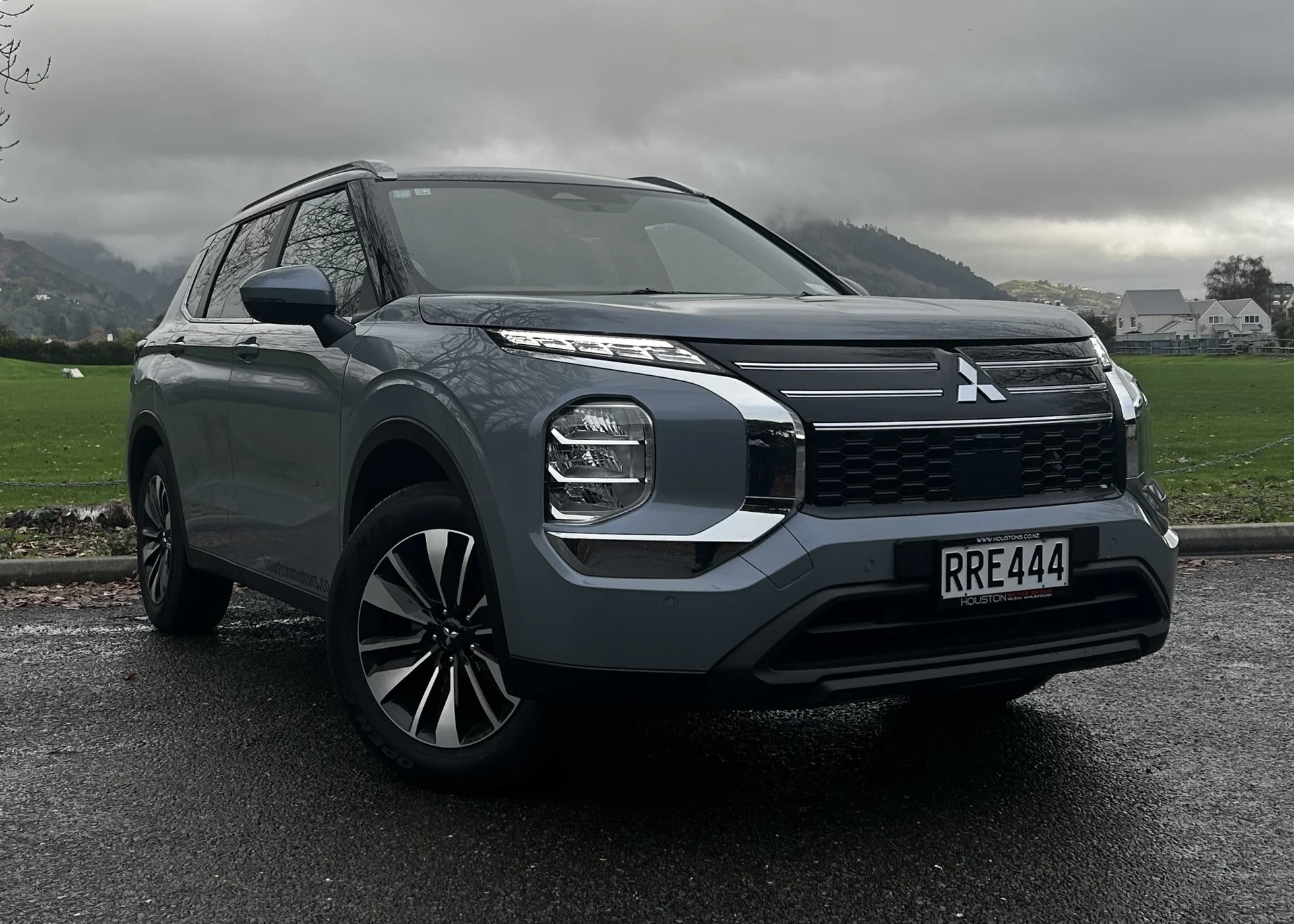 2026 Mitsubishi Outlander LS 4WD - DEMO
