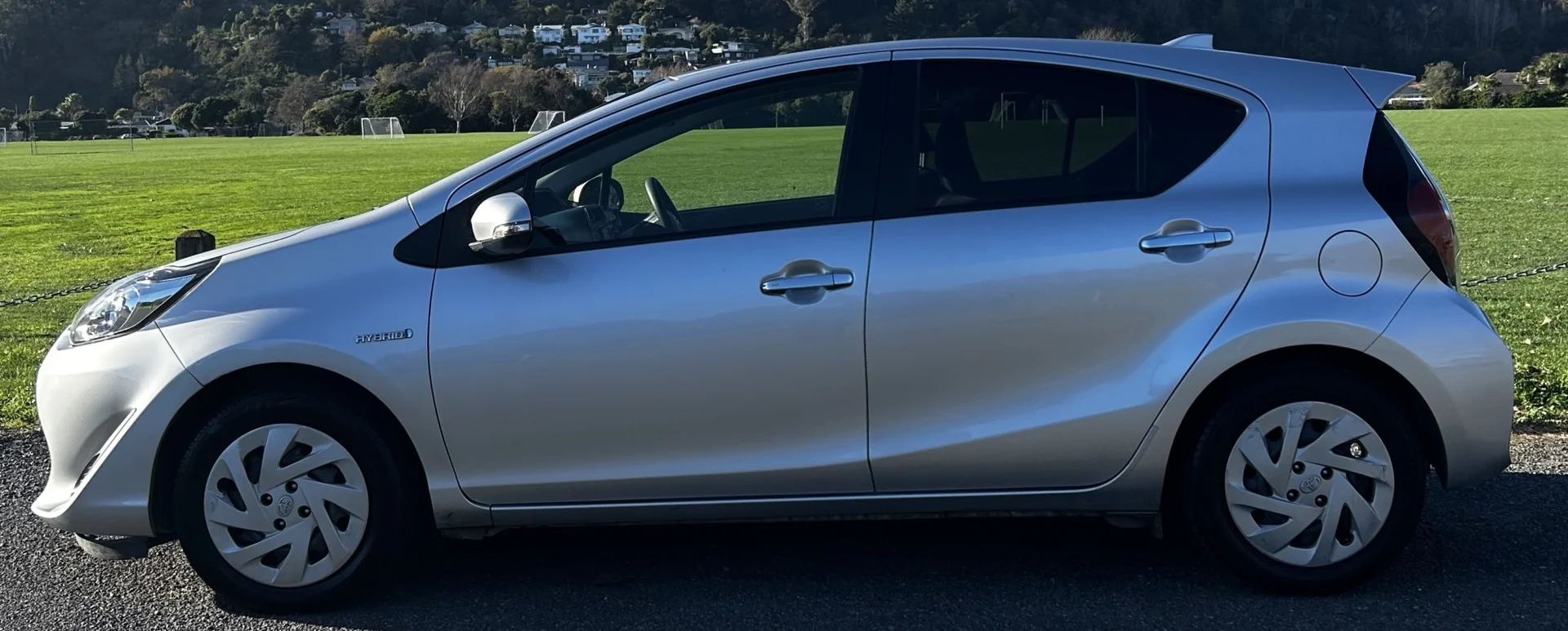 2018 Toyota Aqua Hybrid HEV - Thumbnail 3
