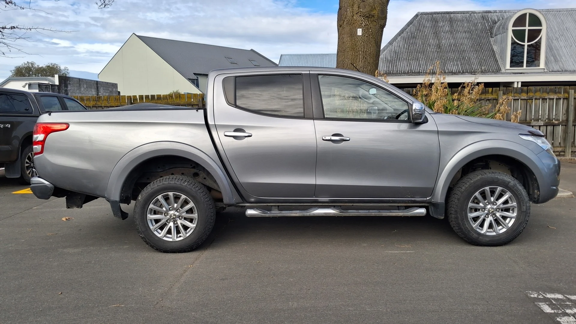 2015 Mitsubishi Triton D/cab GLS 2.4D/4WD/5 - Thumbnail 3