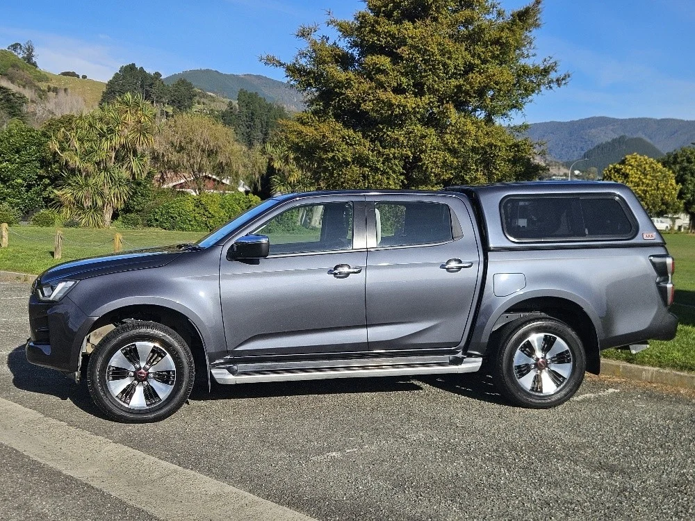 2022 Isuzu D-Max LS Double Cab 2WD 3. - Thumbnail 2