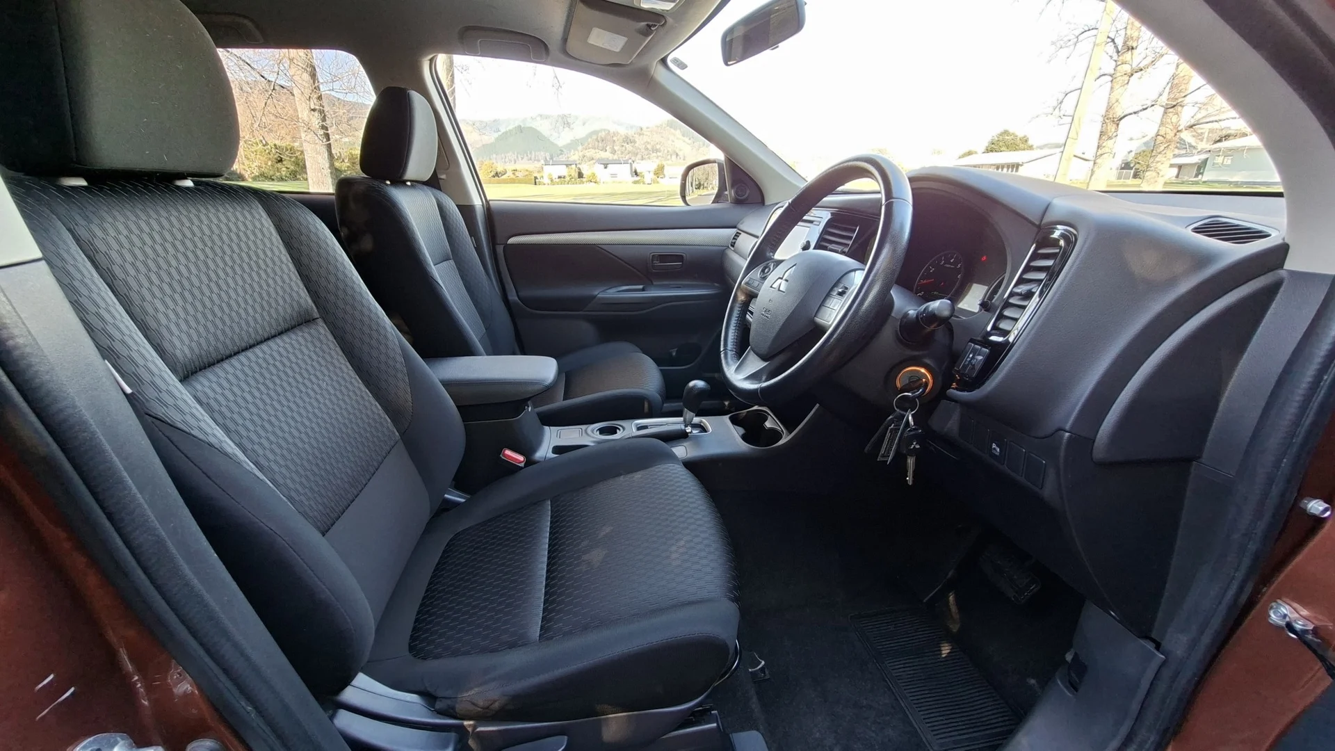 2013 Mitsubishi Outlander 2WD LS - 3 Owners - Thumbnail 3