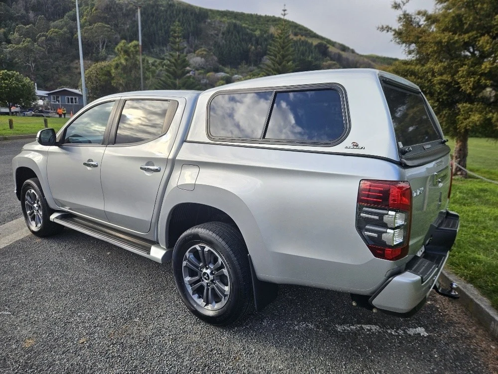 2019 Mitsubishi Triton DC VRX 4WD 6AT 2.4D - Thumbnail 3