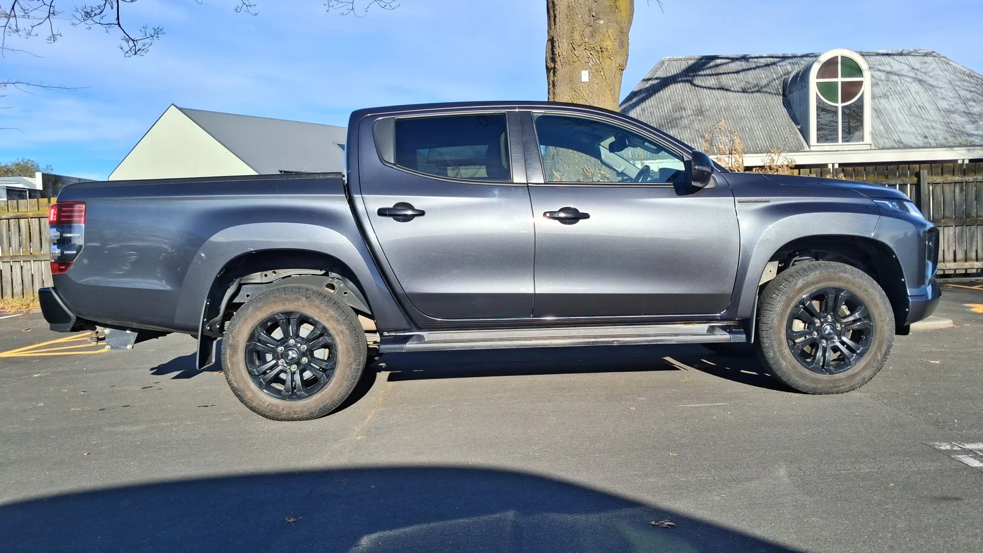 2021 Mitsubishi Triton DC Glsb 4WD 6AT 2.4D - Thumbnail 3