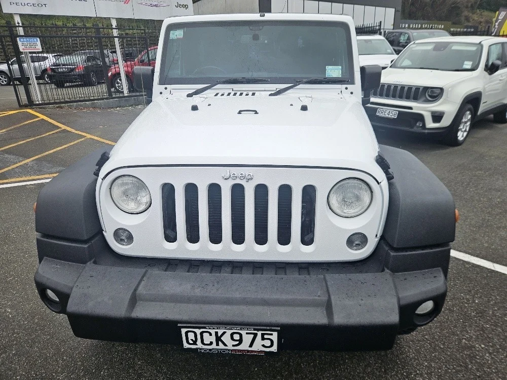 2016 Jeep Wrangler Rubicon - Thumbnail 2