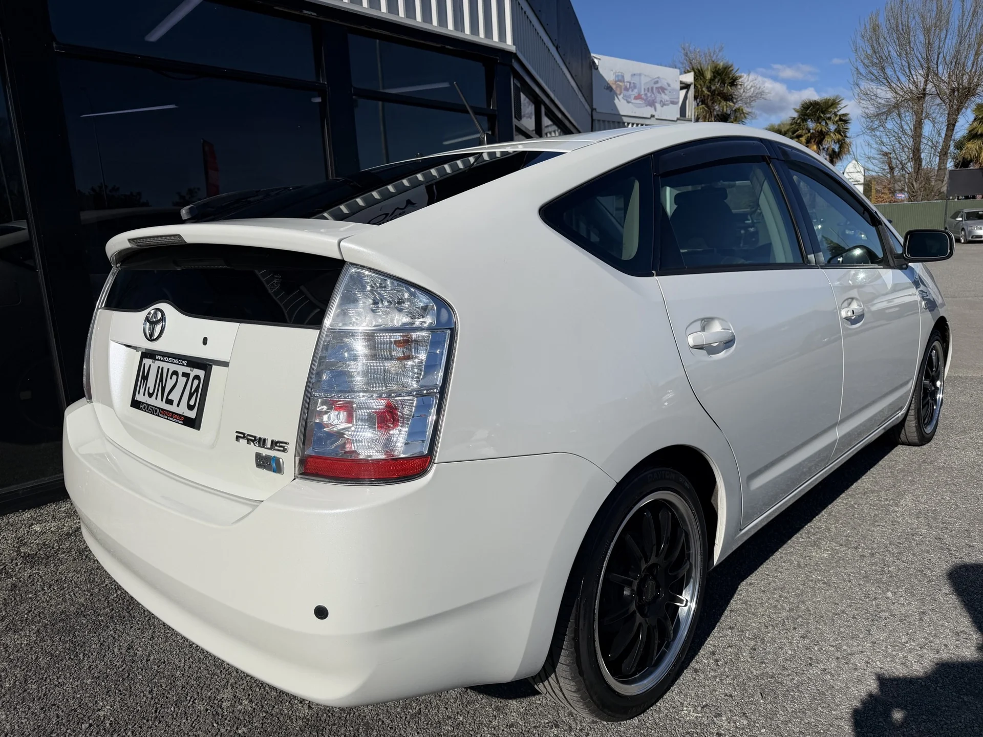 2006 Toyota Prius Hybrid - Thumbnail 2