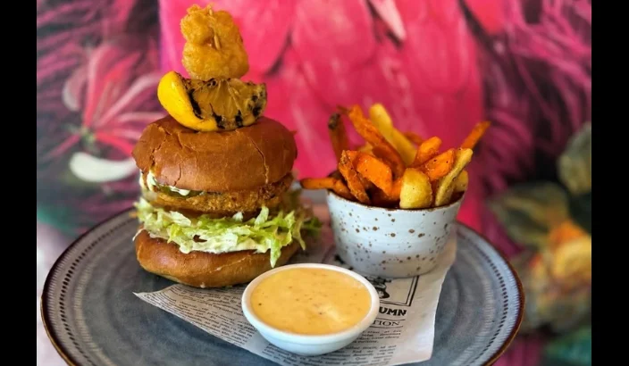 Tides Bar & Eatery - Thumbnail 2