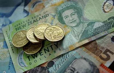 Kiwi dollar closes in on Aust