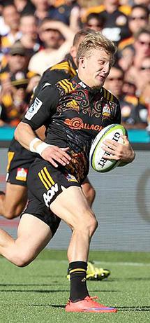 Chiefs scrape home