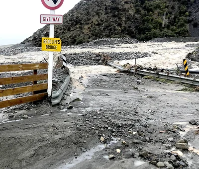 Farmers dealing with floods yet again