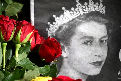 Cabinet to decide on memorial style and public holiday