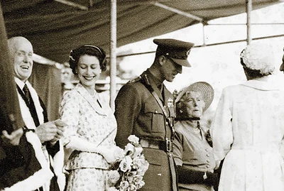 'You're a pal', mayor tells Queen
