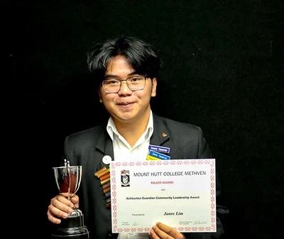 Janre driven by parents' sacrifices