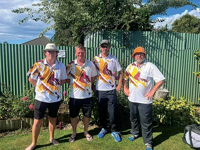 Allenton fours sides 
advance to knockout stage