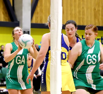 Top-of-the-table clash highlights final round