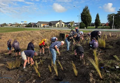 Planting brings the community together