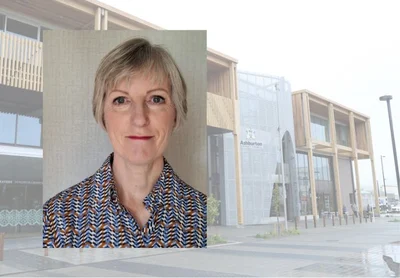 Maxwell seeks council seat
