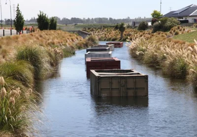 Shipping containers turn algae-plagued lake into living lab