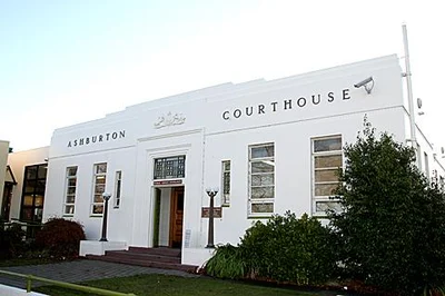 Man assaulted in court