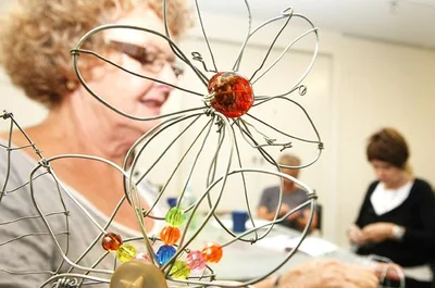 Creating works of art from wire