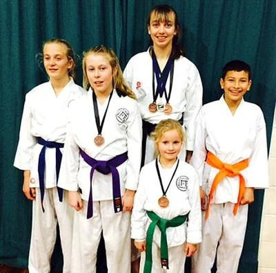 Karate kids in the medals