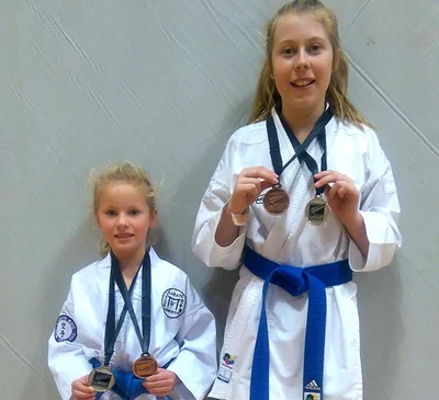 Karate kids in the medals