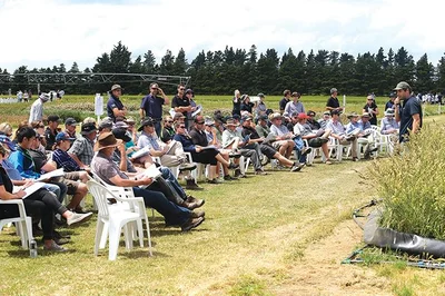 Arable field day attracts good crowd