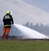 Strong winds hinder firefighters